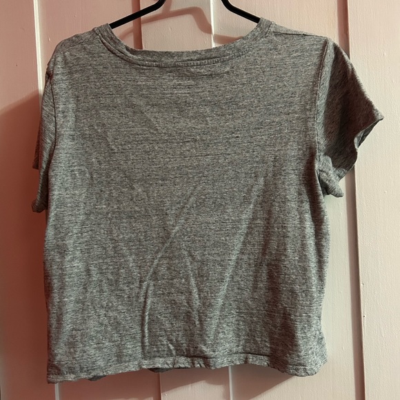 Gray Medium Levi’s Cropped Tshirt - Picture 2 of 3